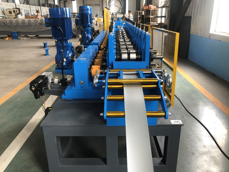 stud and track roll forming machine